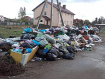 Мусор перестали убирать во Взморье и Волочаевском