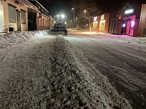 В одном из городов Калининградской области снег убирает лично мэр 