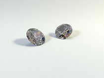 Гость праздника украл у пенсионерки бриллианты и изумруды на 170 тысяч рублей