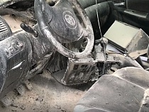 ОМОН Росгвардии потушил машину с ребёнком в Калининграде (видео)