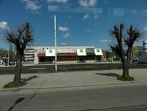 Власти разрешили присунуть 2-этажный ТЦ к «Макдоналдсу» у Южного вокзала