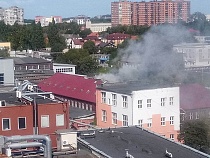 МЧС эвакуировало 60 человек из горящего здания в центре Калининграда