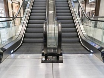 В Калининграде эскалатор в ТЦ отрезал 2-летнему ребёнку фалангу пальца