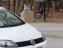 В Светлогорске туристов попросили ходить в центр курорта со своими стульями