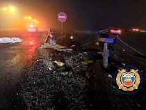 «Фольксваген» с людьми улетел в канаву у Приморского кольца 