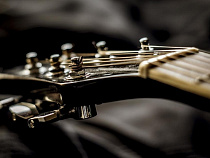 Мужику, искромсавшему инструменты музыкантов в Калининграде, светит срок