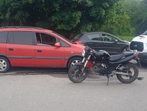 В Приморске 15-летний мотоциклист въехал в «Опель»