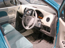 Женщина, получившая автомобиль не вовремя и не того цвета, требует 2 млн рублей