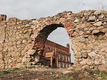 В Калининградской области в немецком замке открылся таинственный портал