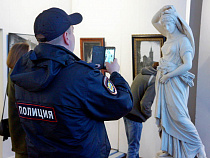 Музейная ночь в Бирже: рок, театр и “Рембрандт для Инстаграма” (фото, видео)