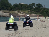 Сотрудники ГИБДД объехали побережье Балтийской косы на квадроциклах