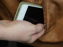 Калининградец украл на корпоративе телефон и тут же потерял его 