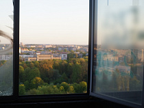 В Калининграде 25-летний парень выпрыгнул из окна пятого этажа