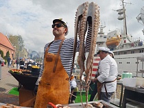 Туристам показали расписание бесплатного Дня селёдки в Калининграде