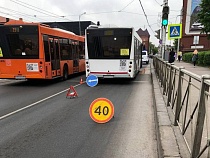Автобус сбил 84-летнего пешехода у Центрального рынка в Калининграде