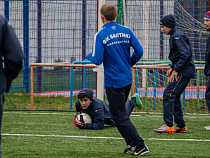 Калининградские футболисты провели товарищеский матч с воспитанниками школы-интерната №7 