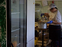 Столовую в Совхозном, отравившую десятки студентов, забанили на 90 суток