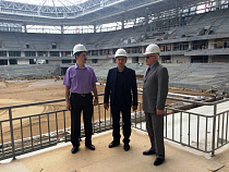 Строителям футбольного стадиона в Калининграде платят вовремя