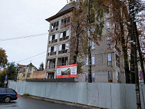 В правительстве обсуждали фасад здания в день выдачи разрешения на его строительство