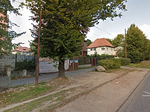 Автовышка едва не разрушила подъезд одного из домов по улице Тельмана