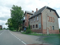 Женщина из села с 2 жителями требует личный контейнер для мусора от ЕСОО