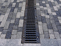 В Светлом пенсионер украл со стройки 80 кв. м тротуарной плитки