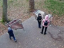 В Светлогорске дети разрушили ксилофон на глазах у матери