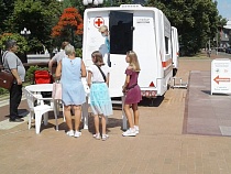 Жители Калининградской области умоляют Алиханова завезти «КовиВак»