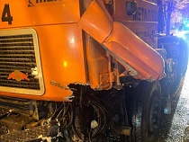 В Калининграде грузовик неожиданно влетел в «Тойоту»