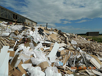 На западе региона расчищают с десяток несанкционированных свалок