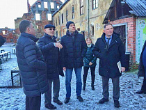 Алиханову рассказали о грантах Путина и Тимченко на замок Инстербург