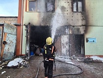 «Остались без химии»: на Нарвской в Калининграде сгорел склад 