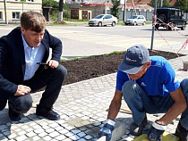 Воищев поставил задачу ко Дню города в Советске завершить капремонт тротуаров