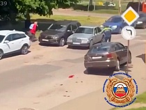 19-летний в Советске бегал от полиции с крашеной девушкой в «Мерседесе»