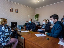 Губернатор встретился с взывавшей о помощи фермершей из Краснознаменска 