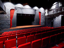 Красное на сером: какими будут зал и сцена Литературного театра (фото)