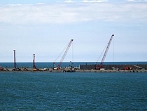 «Морская спасательная служба» прорвалась на достройку порта в Пионерском