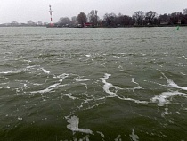 Жители Балтийской косы потребовали освобождения из ледового плена