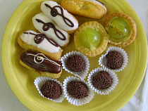 Таможенники задержали более шести тысяч контрафактных конфет