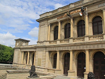 На бывшей бирже Кёнигсберга монтируют «Музей изобразительных искусств»