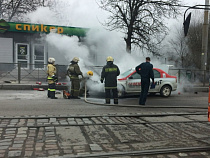 Возле Южного вокзала загорелось такси