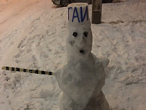 Ждун, медведи, сотрудник ГАИ: каких снеговиков лепят калининградцы