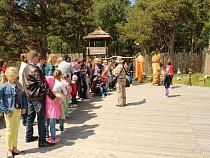 Здравствуй, лето: более 600 гостей посетили традиционный праздник на Куршской косе