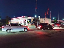 В Калининграде возникла вечерняя очередь за бензином
