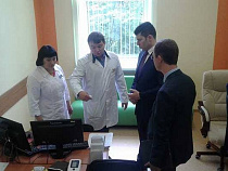 Алиханову показали бережливую поликлинику