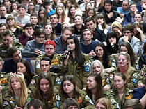 Студотряды попросили Антона Алиханова чаще привлекать их на строительство объектов к ЧМ-2018