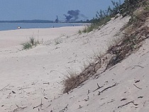 Над пляжами Калининградской области нависли три столба чёрного дыма