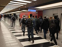 Из Калининграда выдворили маму с двумя детьми из Казахстана 