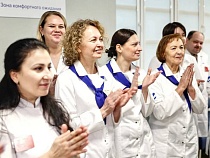 Беспрозванных назвал срок открытия поликлиники в Калининграде 