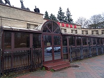 Власти Калининграда поспешили снести вывеску с кафе «Солянка» у зоопарка